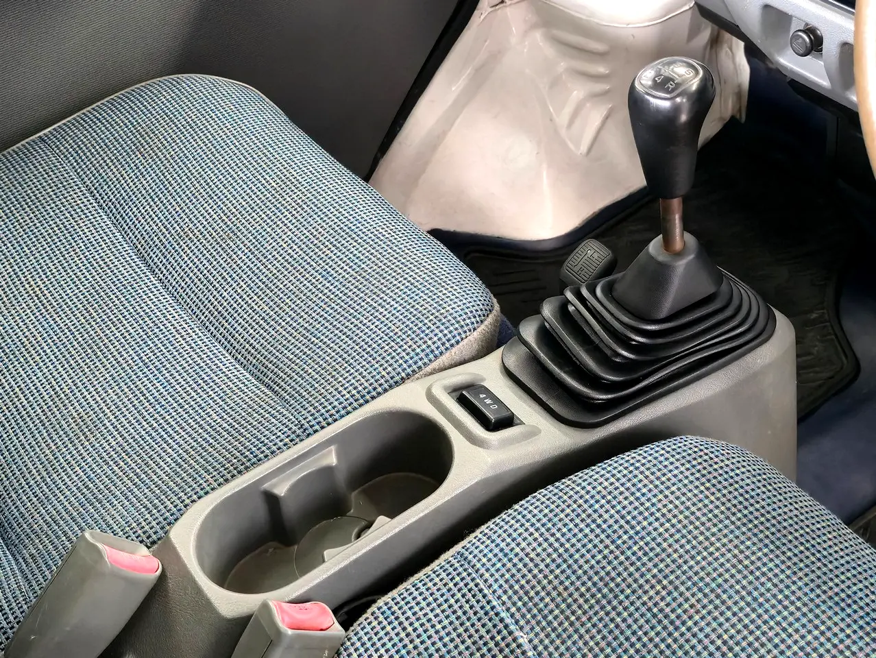 1999-mitsubishi-minicab-4x4-for-sale-17