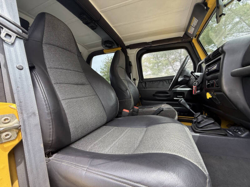2000-jeep-wrangler-sport-2dr-4wd-suv (47)