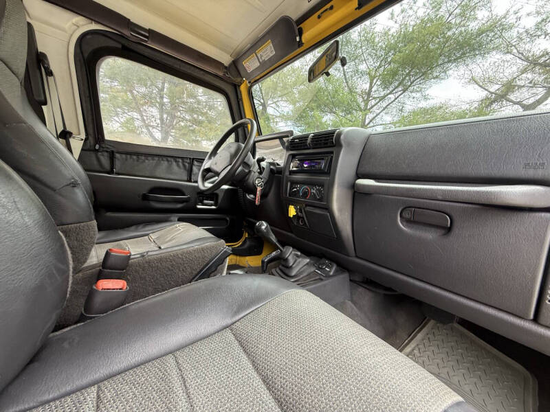 2000-jeep-wrangler-sport-2dr-4wd-suv (48)