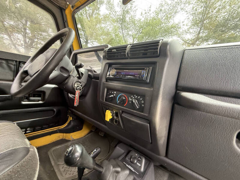 2000-jeep-wrangler-sport-2dr-4wd-suv (49)