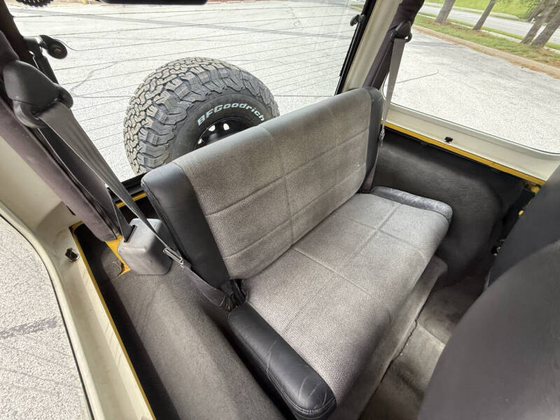 2000-jeep-wrangler-sport-2dr-4wd-suv (51)