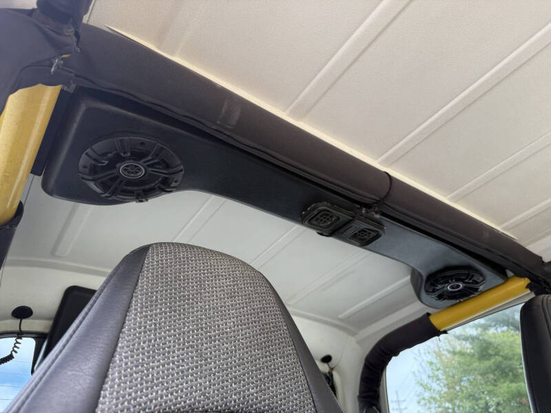 2000-jeep-wrangler-sport-2dr-4wd-suv (52)