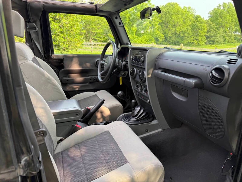 2008-jeep-wrangler-x-4x4-2dr-suv-w-side-airbag-package (27)