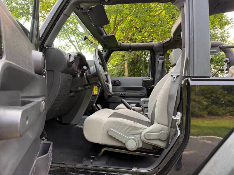 2008-jeep-wrangler-x-4x4-2dr-suv-w-side-airbag-package (34)