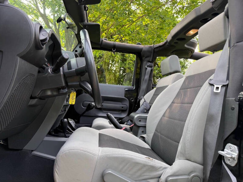 2008-jeep-wrangler-x-4x4-2dr-suv-w-side-airbag-package (35)