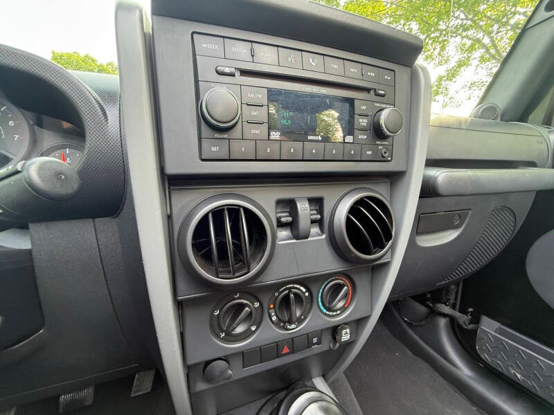 2008-jeep-wrangler-x-4x4-2dr-suv-w-side-airbag-package (39)
