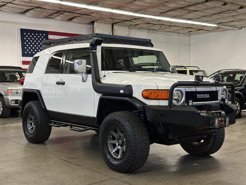 2010-toyota-fj-cruiser-suv-for-sale-01
