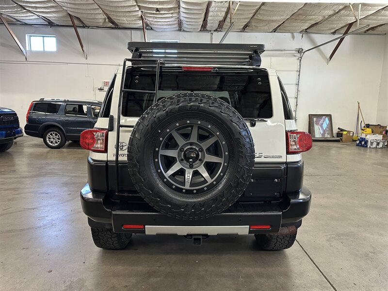 2010-toyota-fj-cruiser-suv-for-sale-04