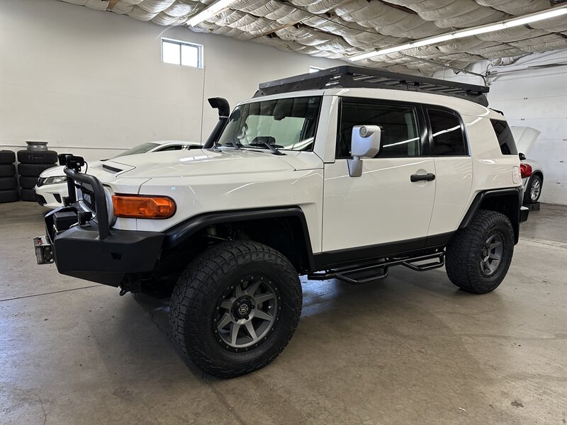 2010-toyota-fj-cruiser-suv-for-sale-06