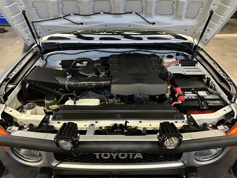 2010-toyota-fj-cruiser-suv-for-sale-09