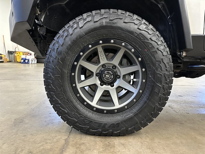 2010-toyota-fj-cruiser-suv-for-sale-13