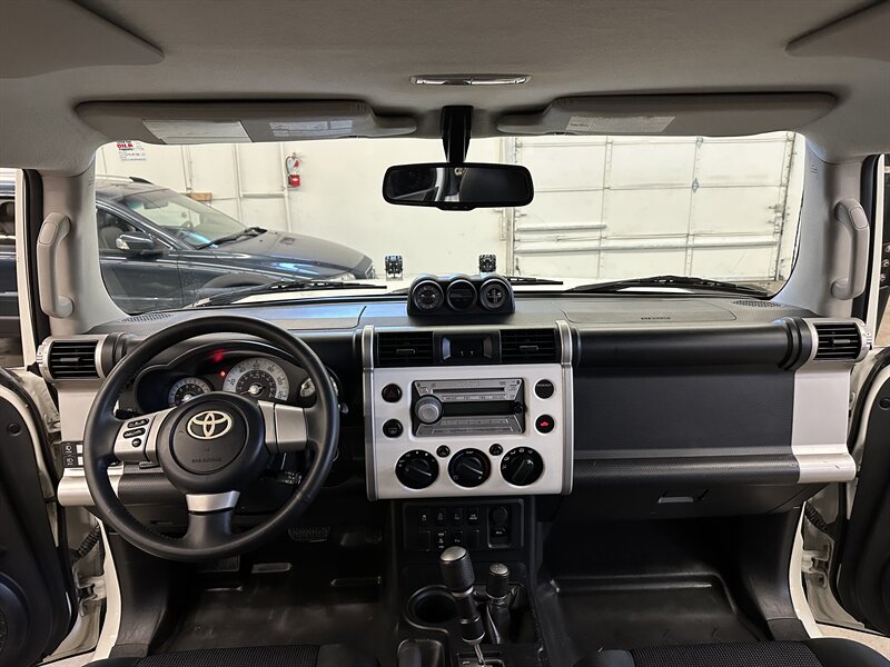 2010-toyota-fj-cruiser-suv-for-sale-19