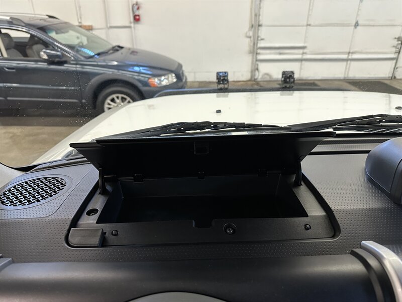 2010-toyota-fj-cruiser-suv-for-sale-25