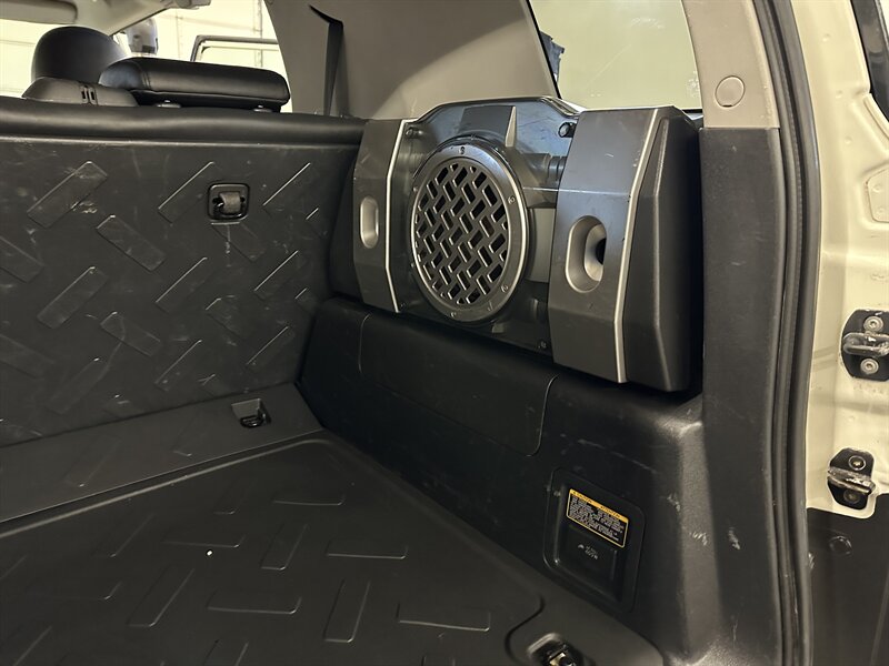 2010-toyota-fj-cruiser-suv-for-sale-31