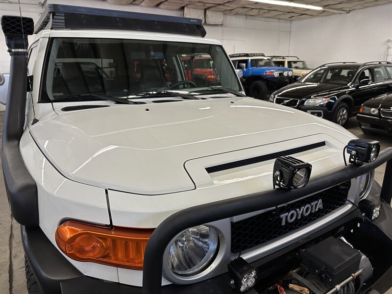 2010-toyota-fj-cruiser-suv-for-sale-33