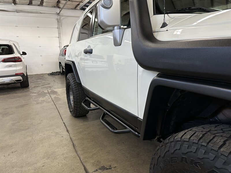 2010-toyota-fj-cruiser-suv-for-sale-36