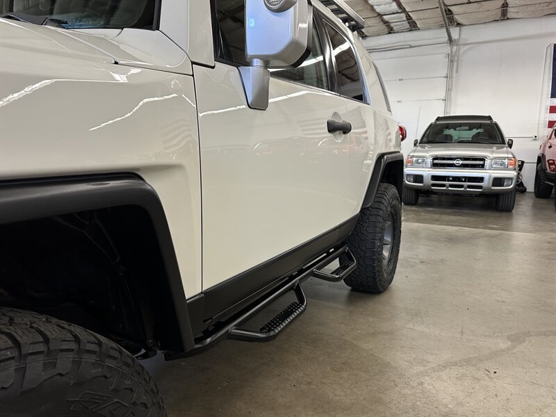 2010-toyota-fj-cruiser-suv-for-sale-37