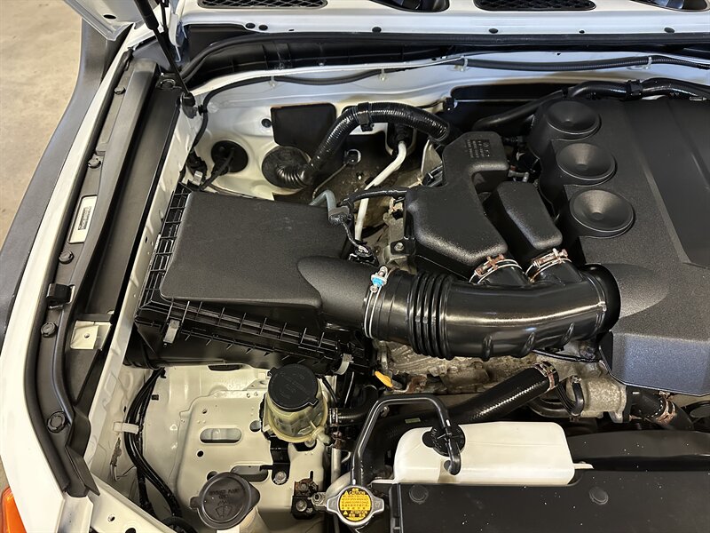 2010-toyota-fj-cruiser-suv-for-sale-43
