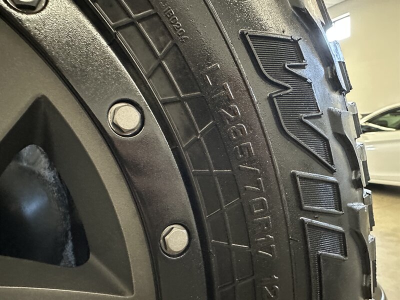 2010-toyota-fj-cruiser-suv-for-sale-48