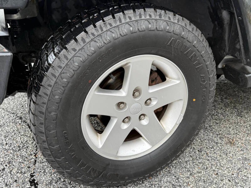 2012-jeep-wrangler-unlimited-sport-4x4-4dr-suv (15)