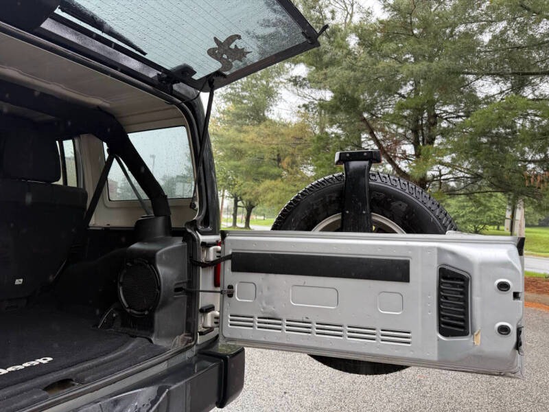 2012-jeep-wrangler-unlimited-sport-4x4-4dr-suv (33)