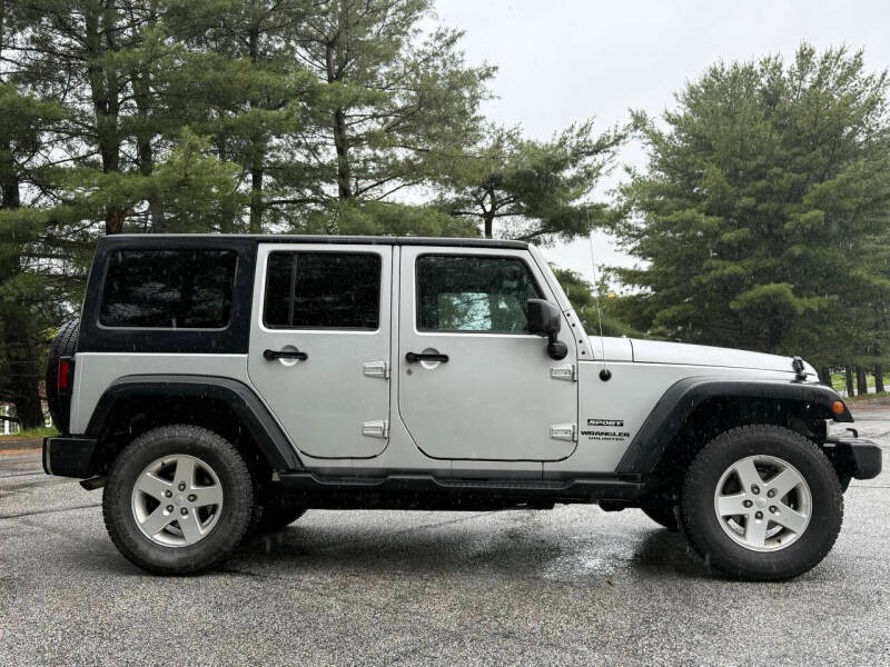 2012-jeep-wrangler-unlimited-sport-4x4-4dr-suv (4)