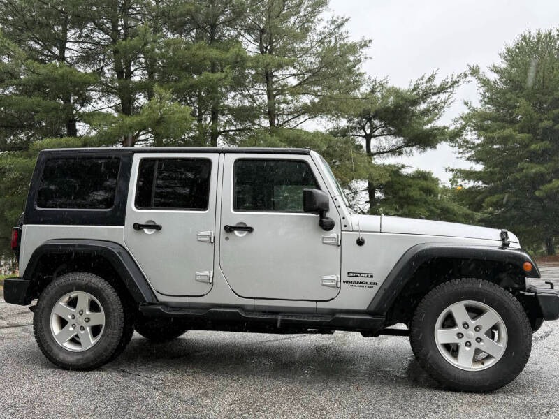 2012-jeep-wrangler-unlimited-sport-4x4-4dr-suv (5)