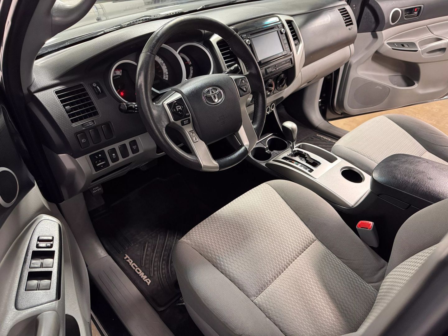 2014-toyota-tacoma-v6-double-cab-for-sale-portland-or-09
