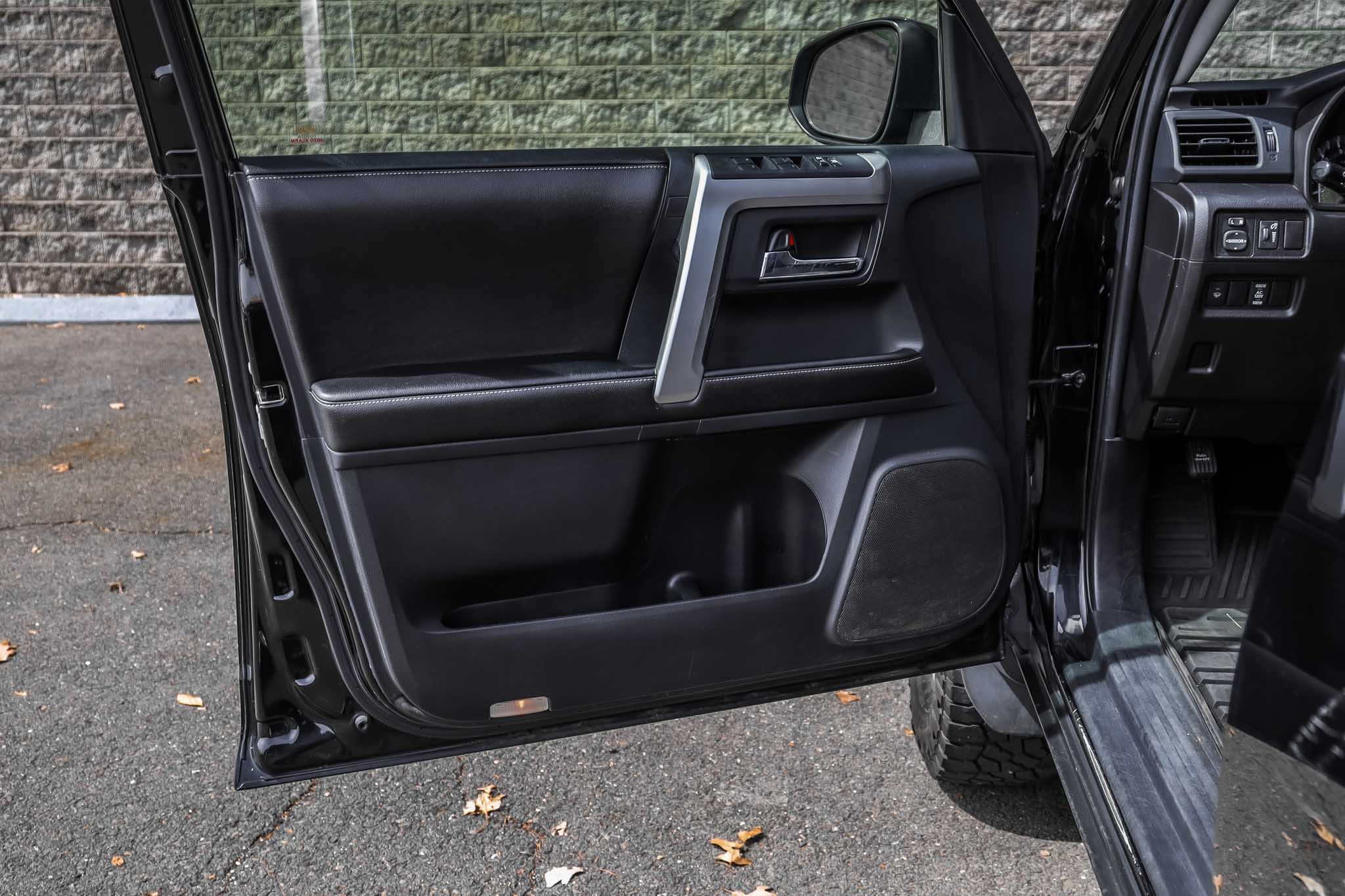2015-toyota-4runner-sr5-4x4-for-sale-simsbury-ct-14