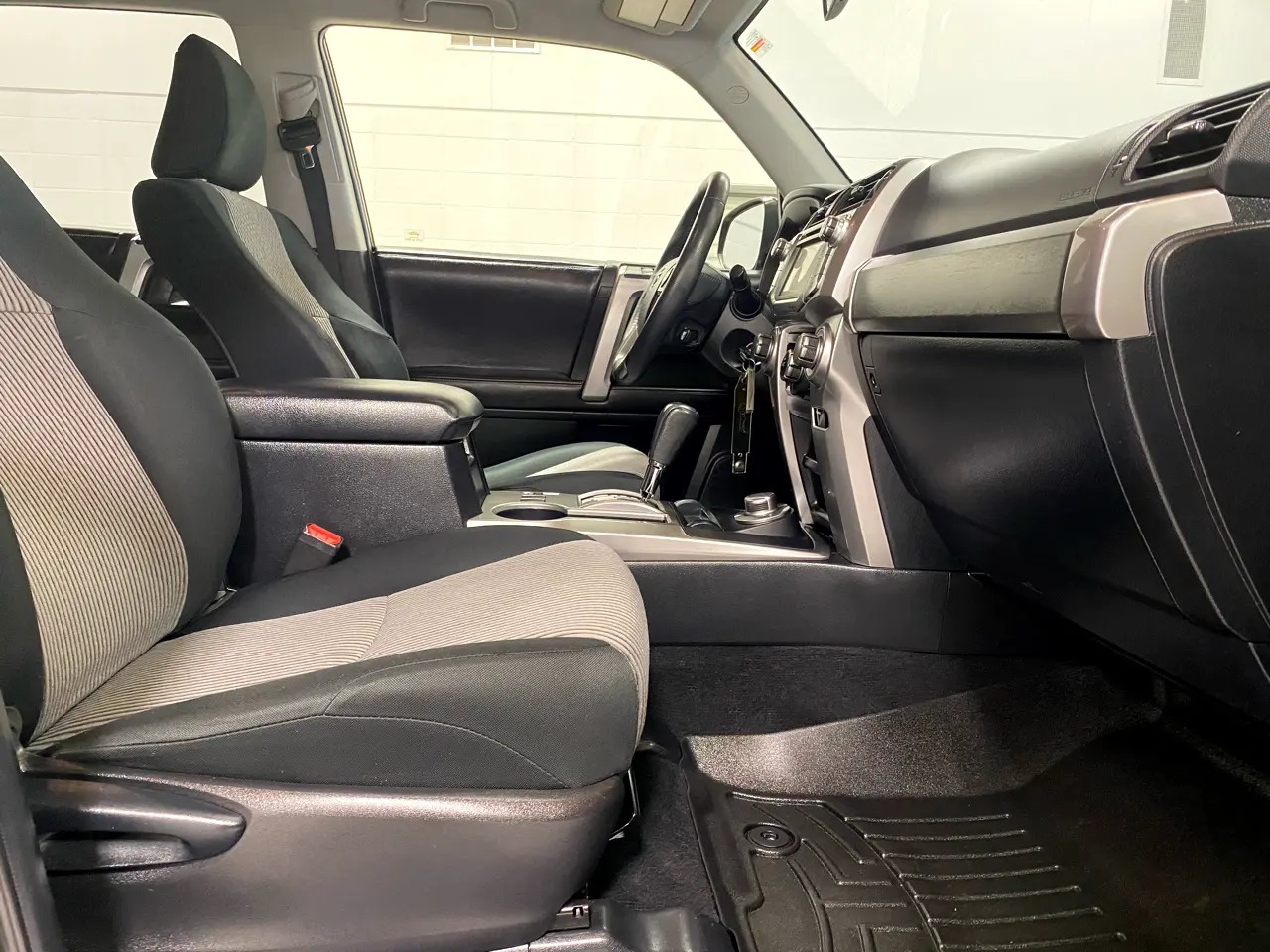 2016-toyota-4runner-sr5-for-sale-23