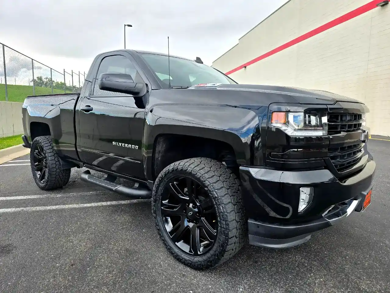 2017-chevrolet-silverado-1500-reg-cab-for-sale-12