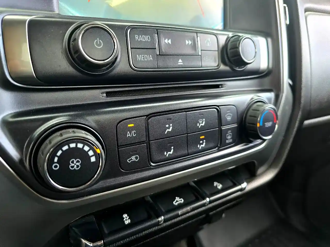 2017-chevrolet-silverado-1500-reg-cab-for-sale-28
