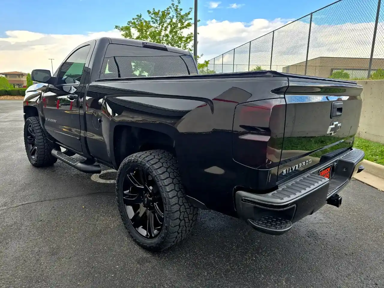 2017-chevrolet-silverado-1500-reg-cab-for-sale-8