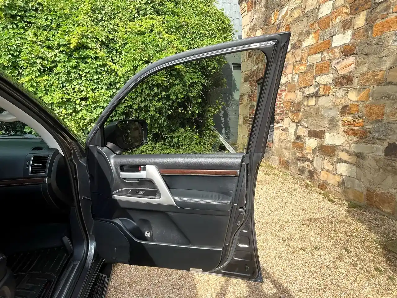 2018-toyota-land-cruiser-for-sale-25