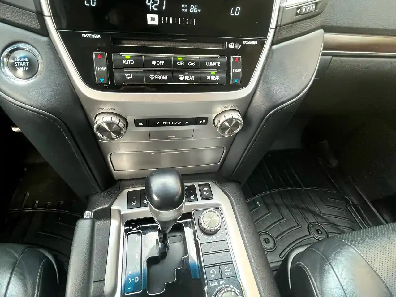2018-toyota-land-cruiser-for-sale-33