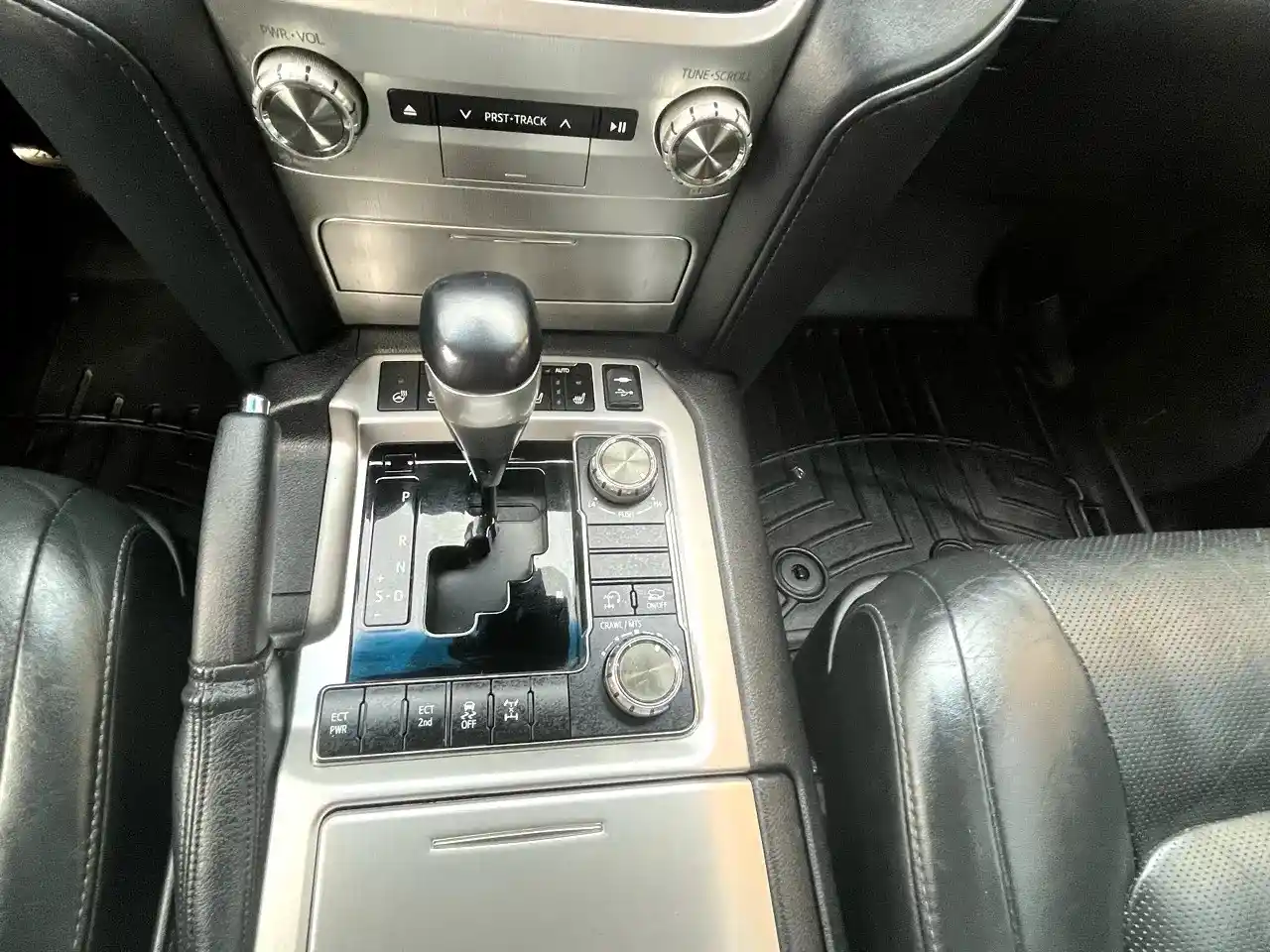 2018-toyota-land-cruiser-for-sale-34