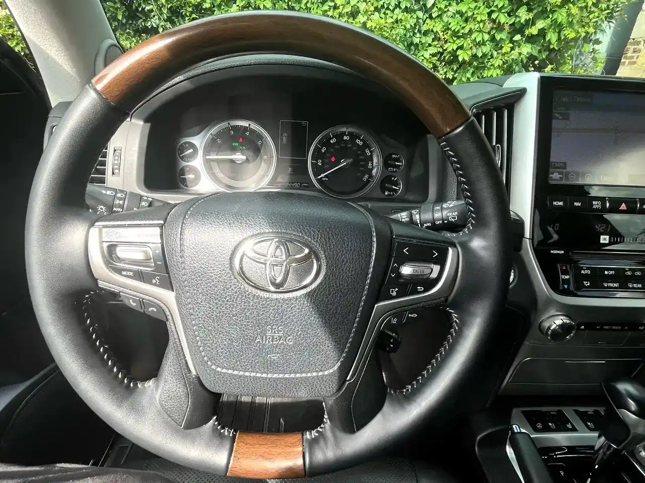 2018-toyota-land-cruiser-for-sale-36