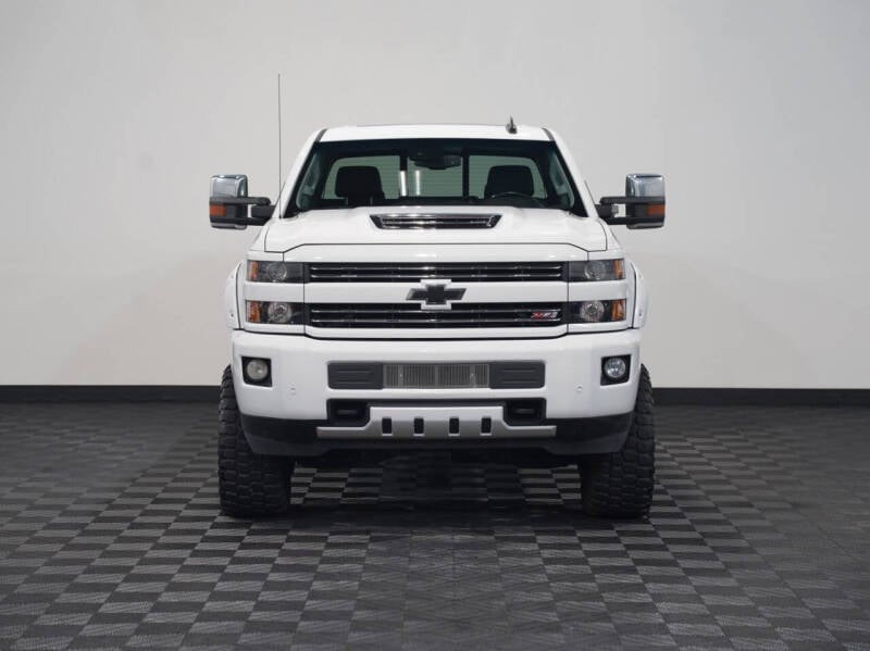 2019-chevrolet-silverado-3500hd-ltz-4x4-4dr-crew-cab-srw (1)