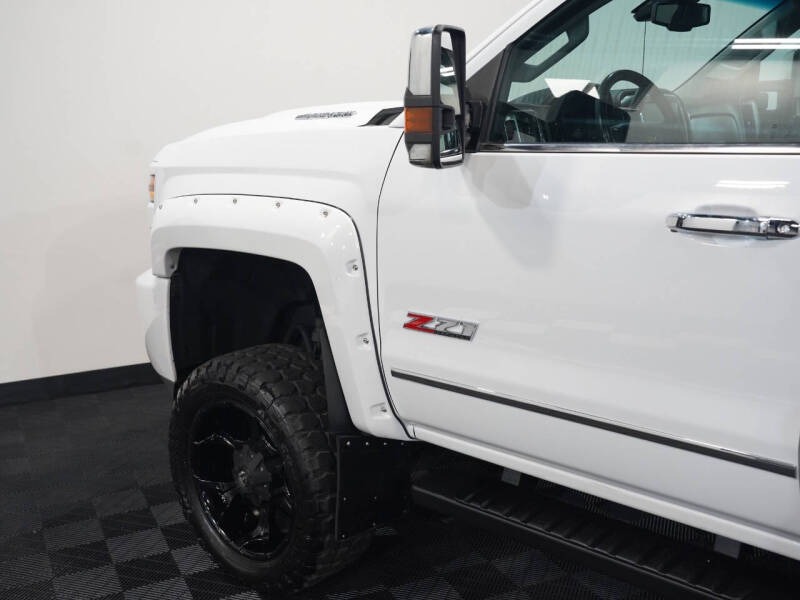 2019-chevrolet-silverado-3500hd-ltz-4x4-4dr-crew-cab-srw (17)