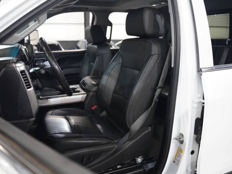 2019-chevrolet-silverado-3500hd-ltz-4x4-4dr-crew-cab-srw (26)
