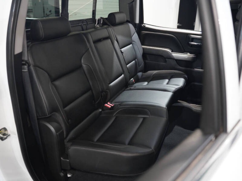 2019-chevrolet-silverado-3500hd-ltz-4x4-4dr-crew-cab-srw (32)