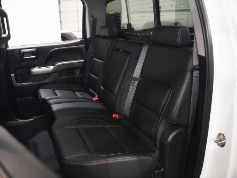 2019-chevrolet-silverado-3500hd-ltz-4x4-4dr-crew-cab-srw (34)
