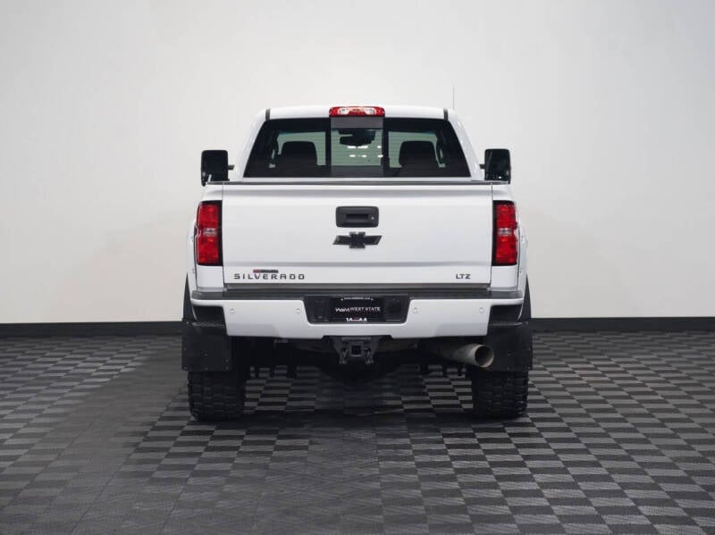 2019-chevrolet-silverado-3500hd-ltz-4x4-4dr-crew-cab-srw (4)