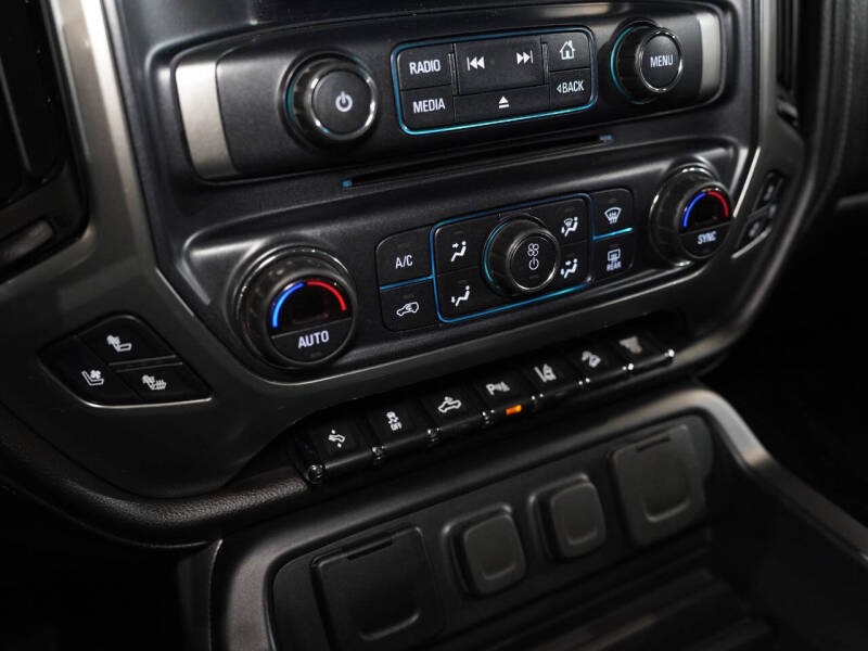 2019-chevrolet-silverado-3500hd-ltz-4x4-4dr-crew-cab-srw (41)
