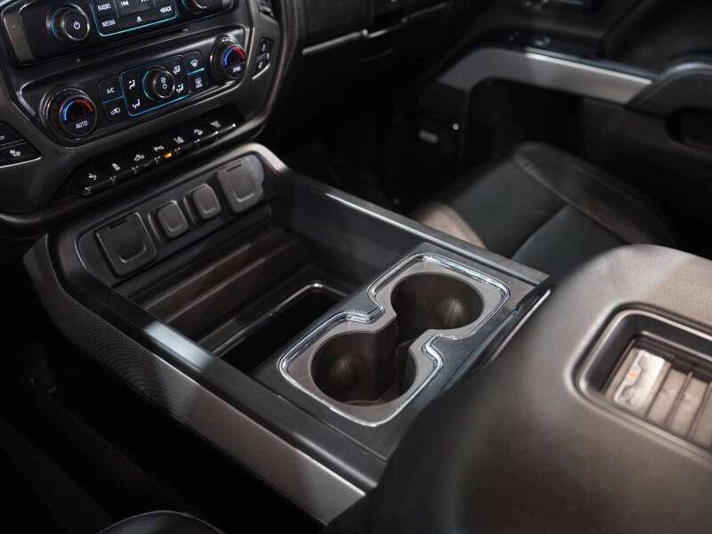 2019-chevrolet-silverado-3500hd-ltz-4x4-4dr-crew-cab-srw (42)