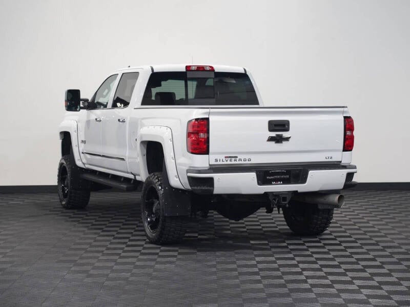 2019-chevrolet-silverado-3500hd-ltz-4x4-4dr-crew-cab-srw (5)
