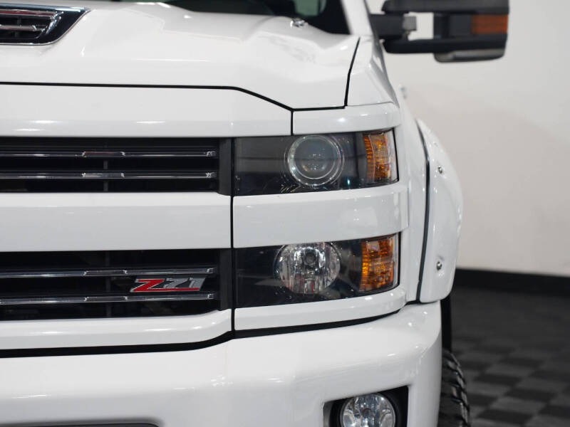 2019-chevrolet-silverado-3500hd-ltz-4x4-4dr-crew-cab-srw (7)