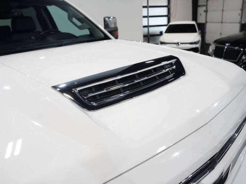 2019-chevrolet-silverado-3500hd-ltz-4x4-4dr-crew-cab-srw (9)