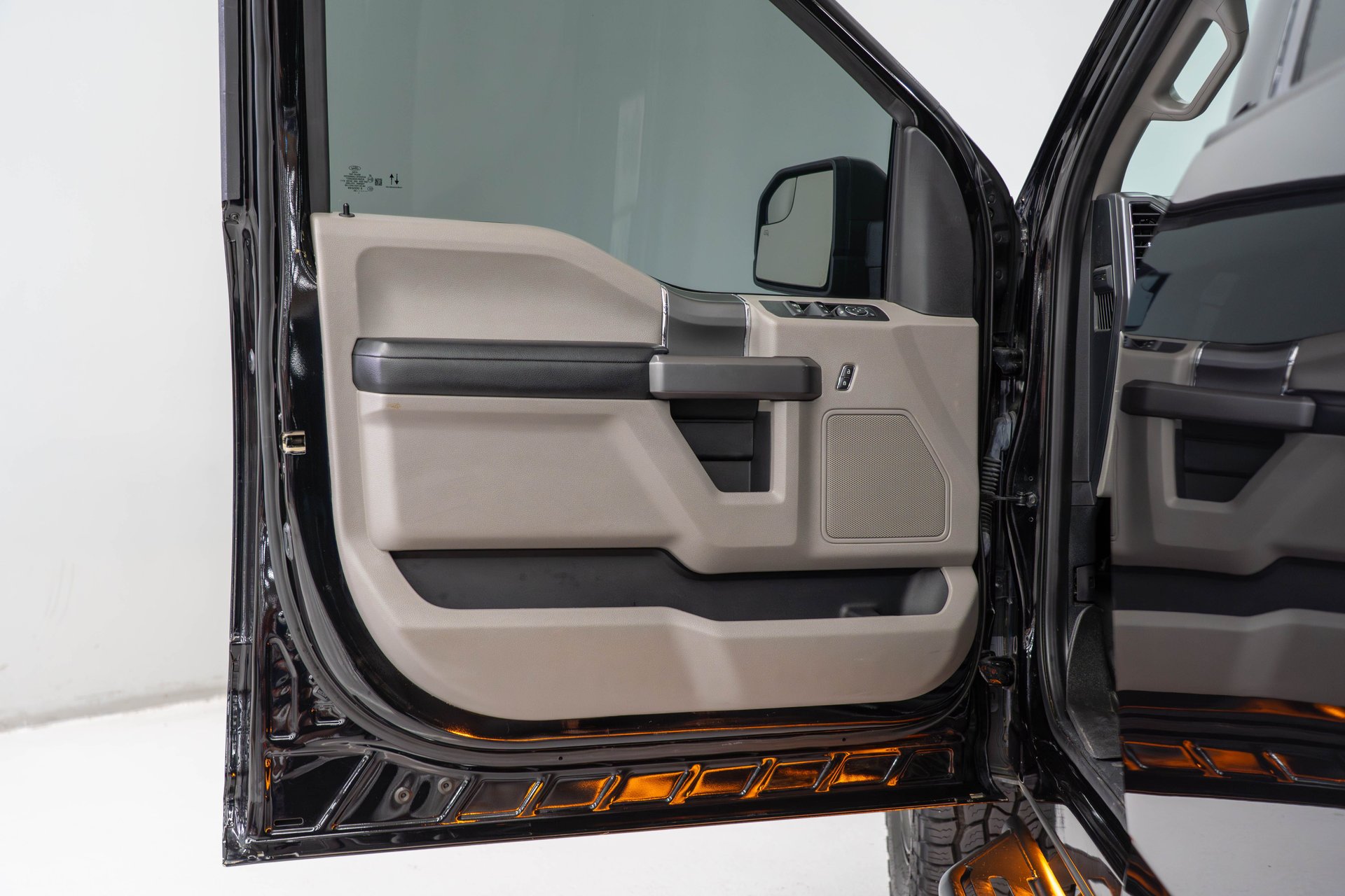 2020-ford-saleen-sportruck-xr-yellow-label-for-sale-09