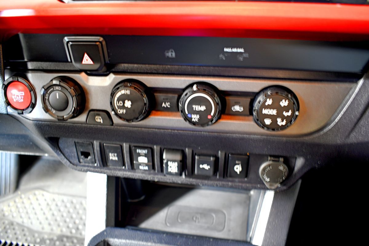 2020-toyota-tacoma-trd-off-road-43